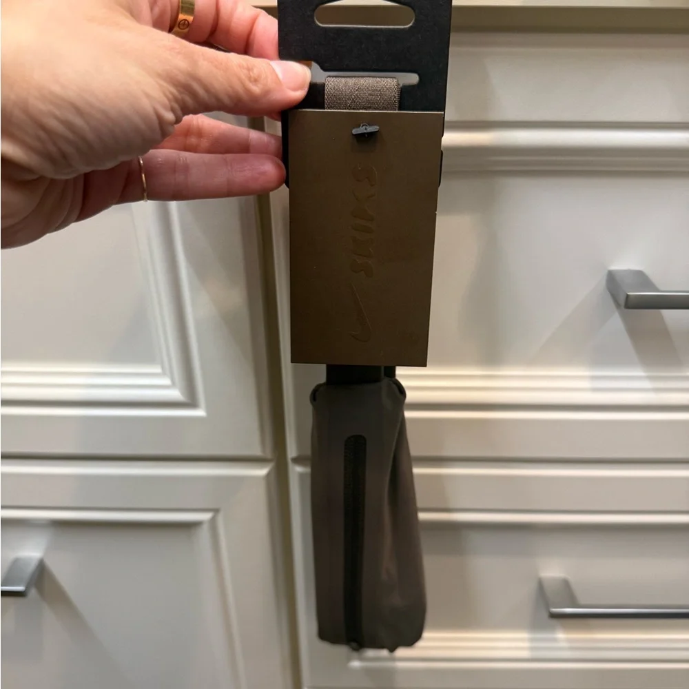 Skims Waistpack Fanny pack brand new one size Dark Sepia - Picture 5 of 6